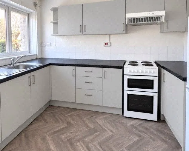2 bed house to rent, Marriott Close, Feltham, TW14
