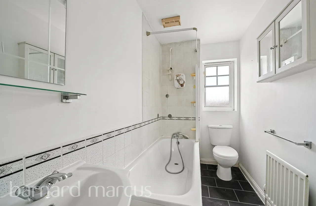 Garrison Close, HOUNSLOW, photo 5