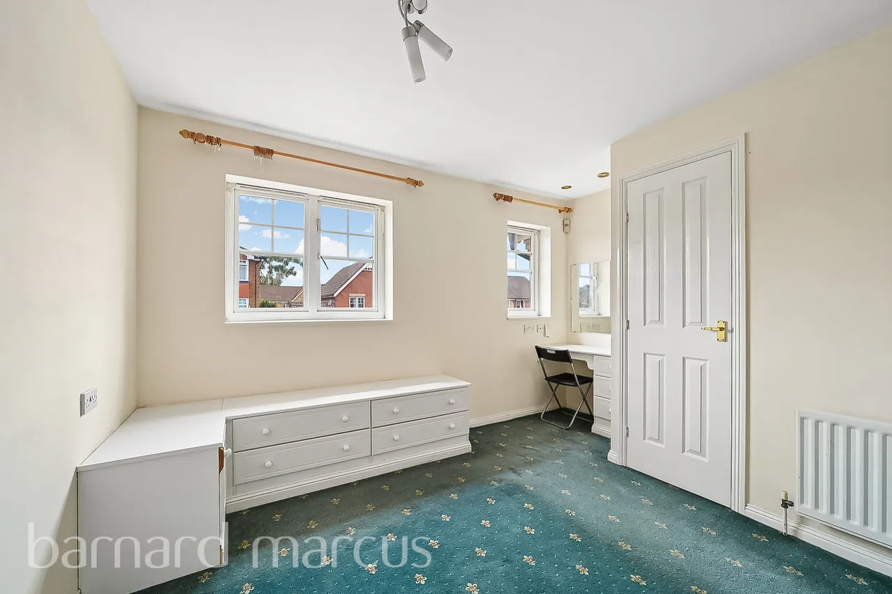 Garrison Close, HOUNSLOW, photo 3