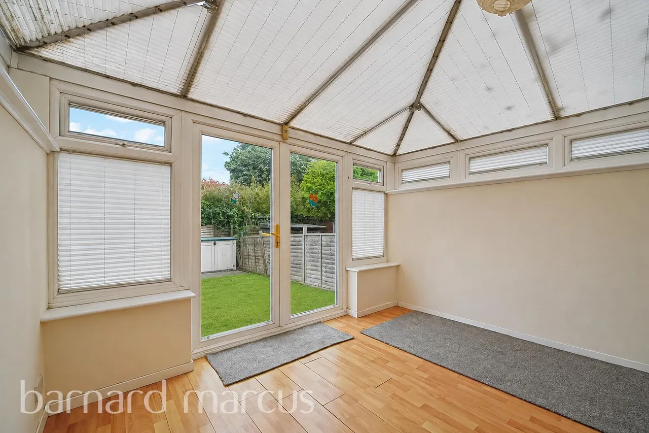 Garrison Close, HOUNSLOW, photo 2