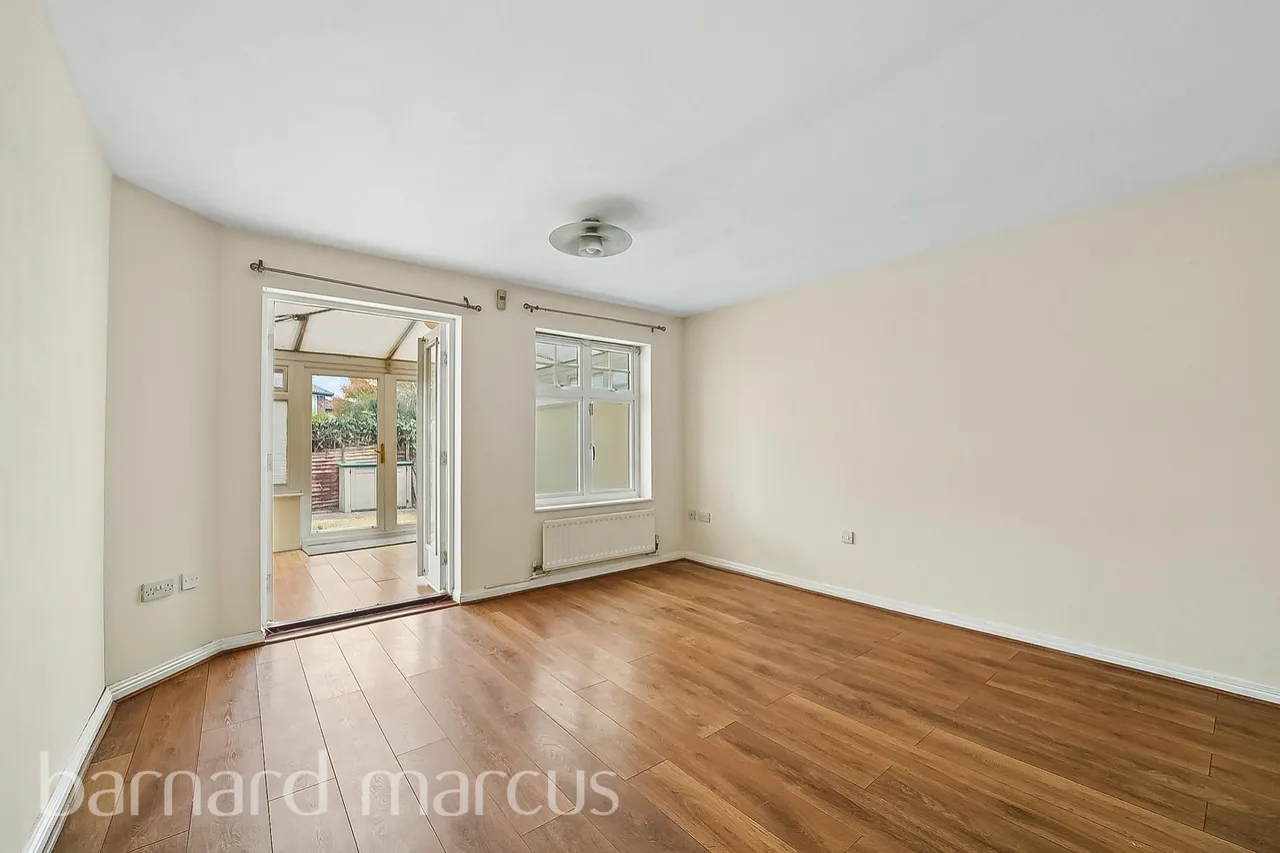 2 bed house to rent — Garrison Close, HOUNSLOW