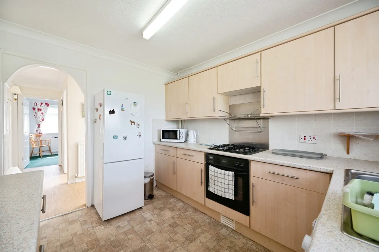 Glebe Close, Hayling Island, PO11, photo 15