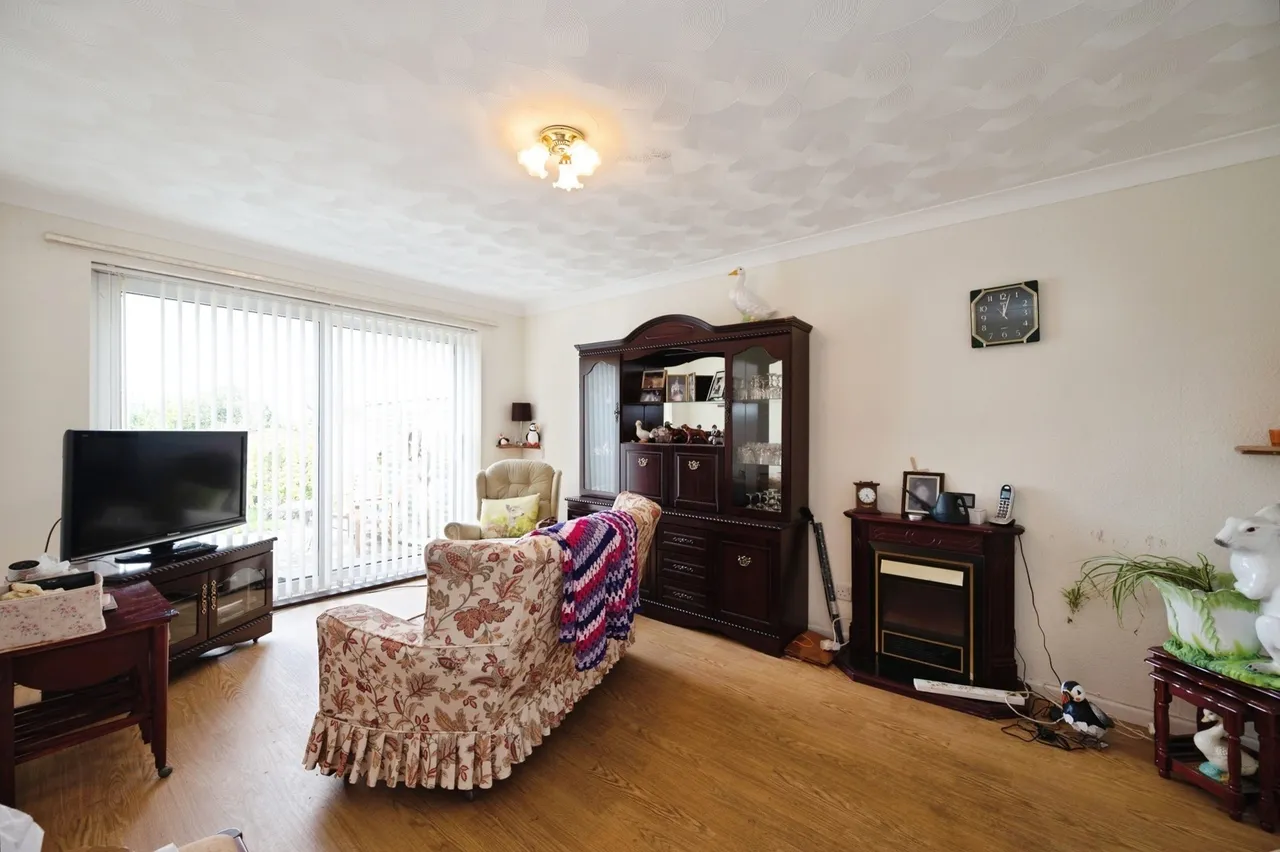 Glebe Close, Hayling Island, PO11, photo 6