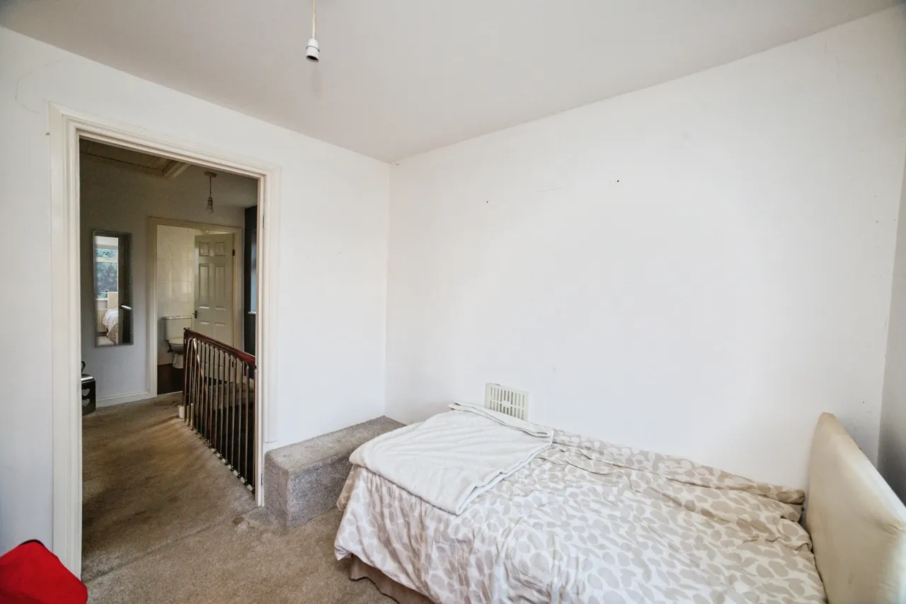 Lindley Crescent, Rotherham, S63, photo 15