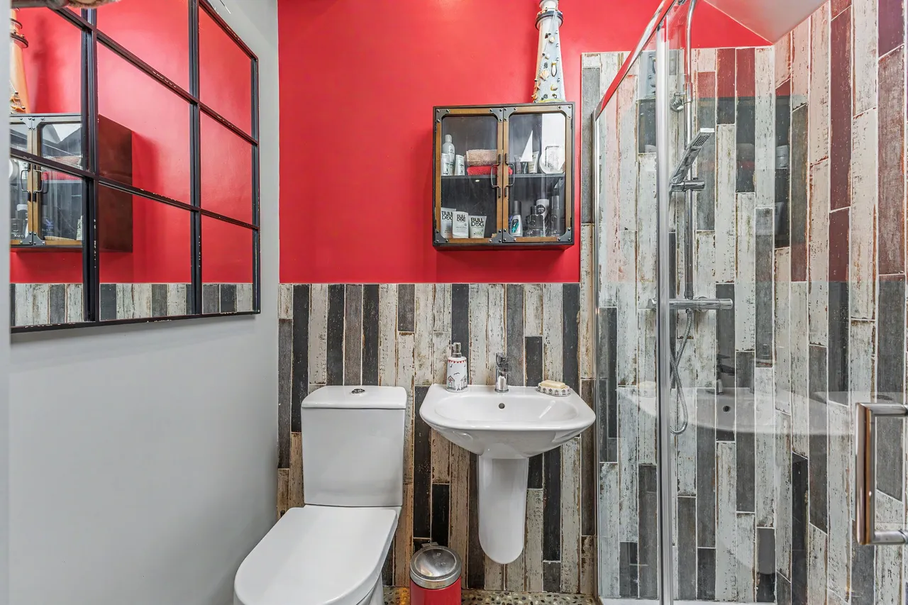 Ryden Lane, Charlton, WR10, photo 22