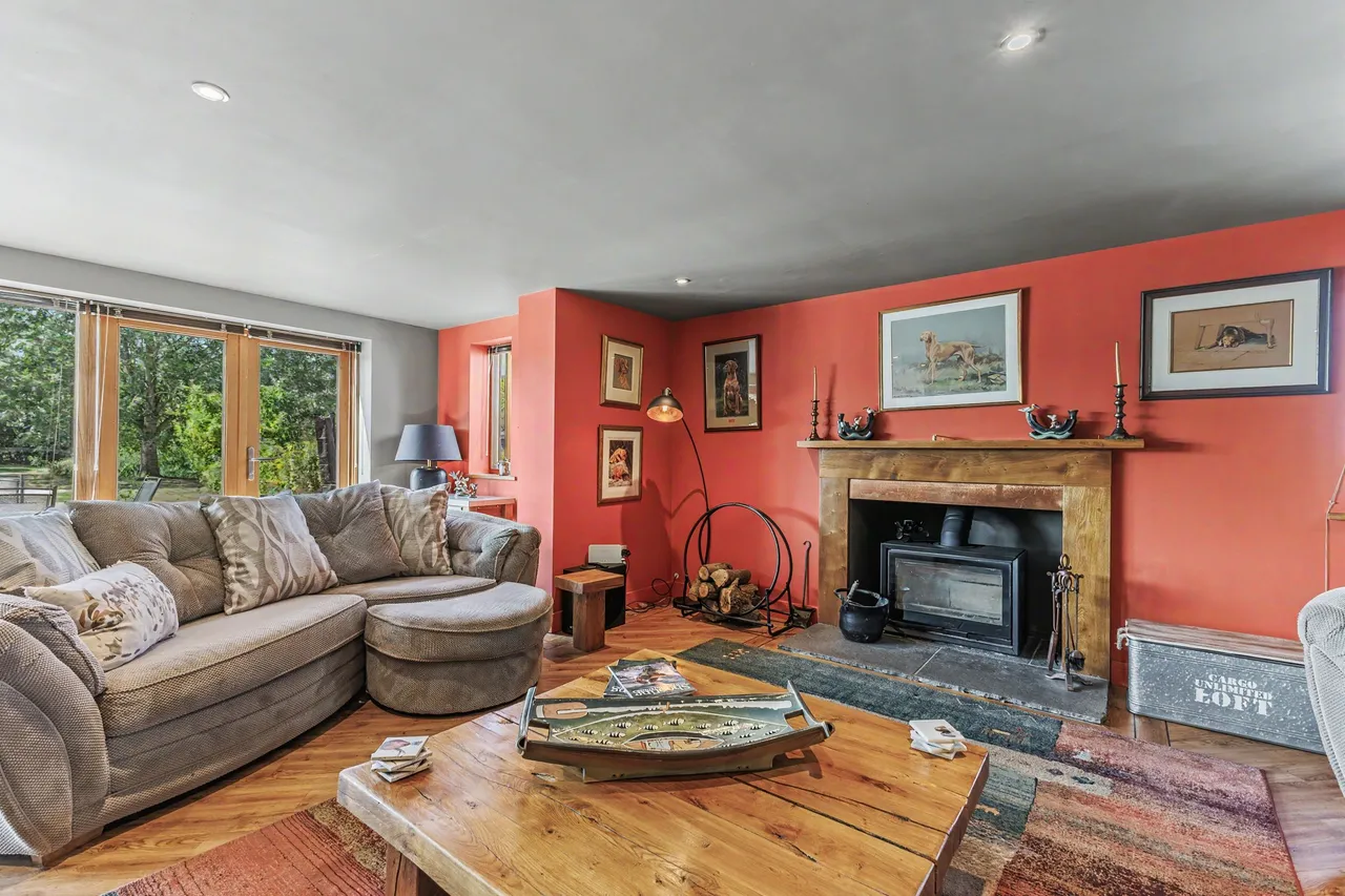 Ryden Lane, Charlton, WR10, photo 6