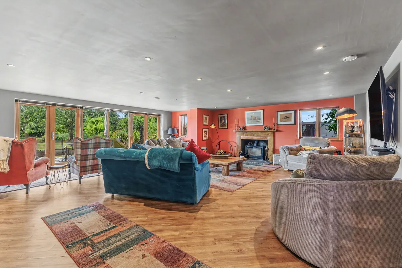 Ryden Lane, Charlton, WR10, photo 7