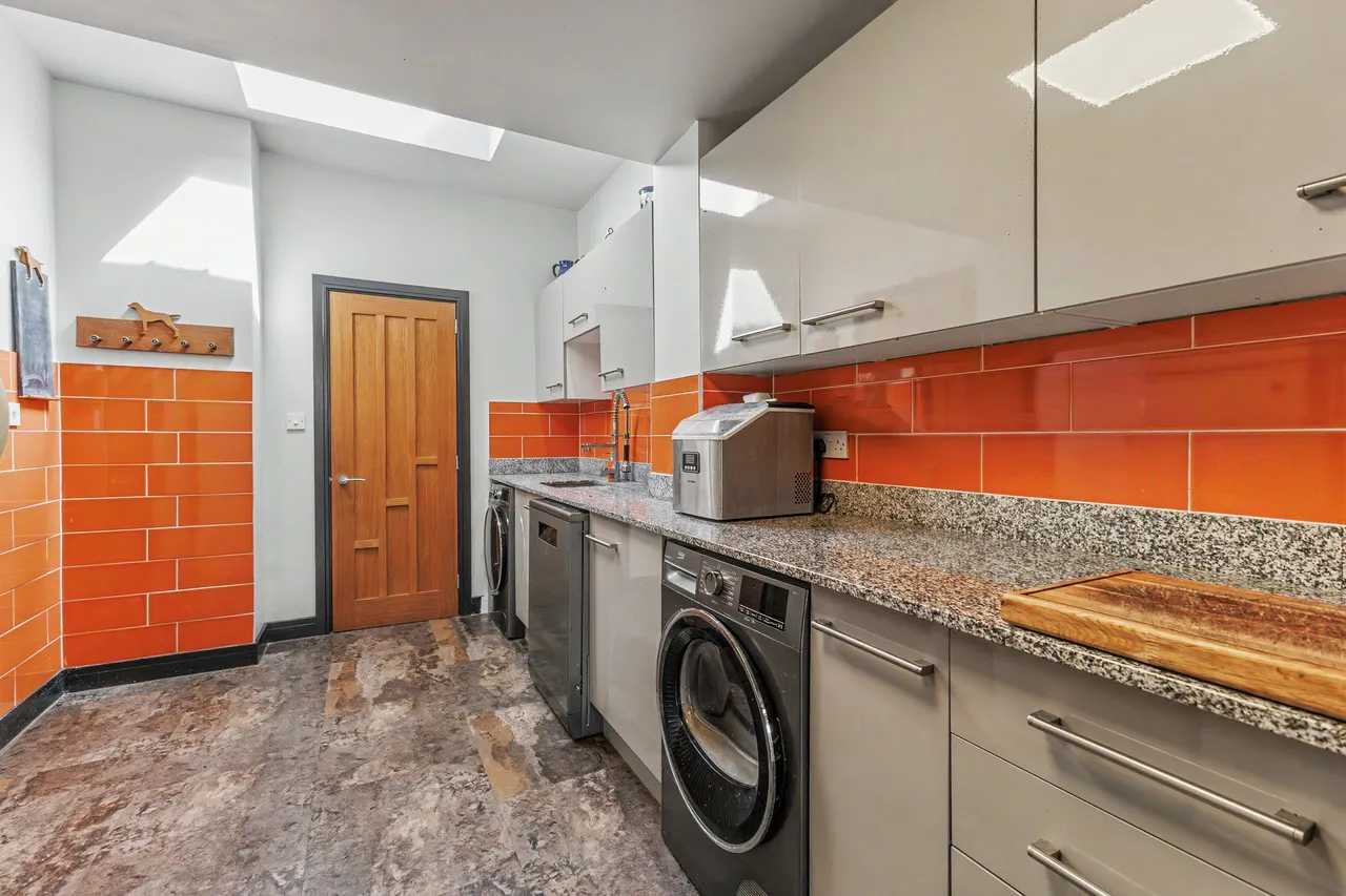 Ryden Lane, Charlton, WR10, photo 13