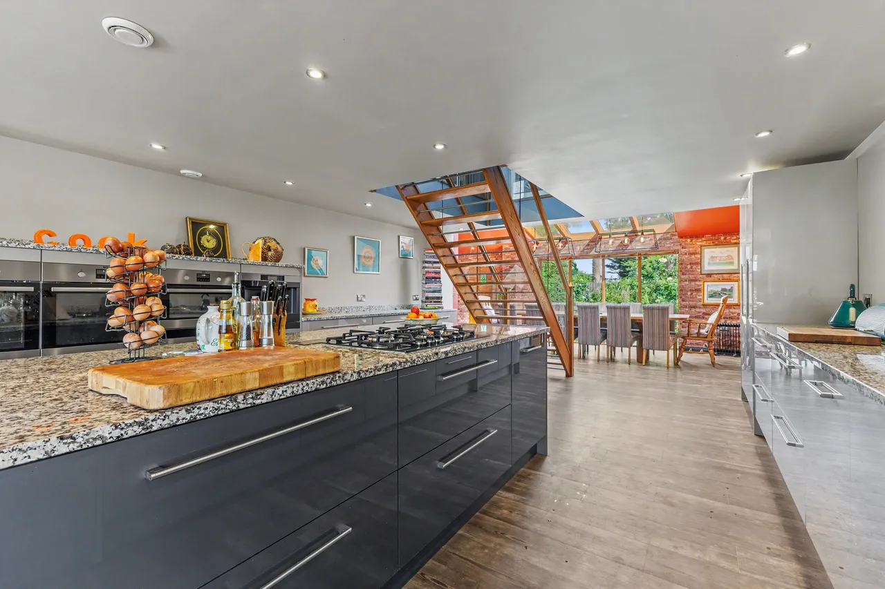 Ryden Lane, Charlton, WR10, photo 2