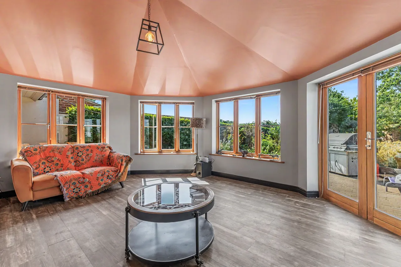 Ryden Lane, Charlton, WR10, photo 15