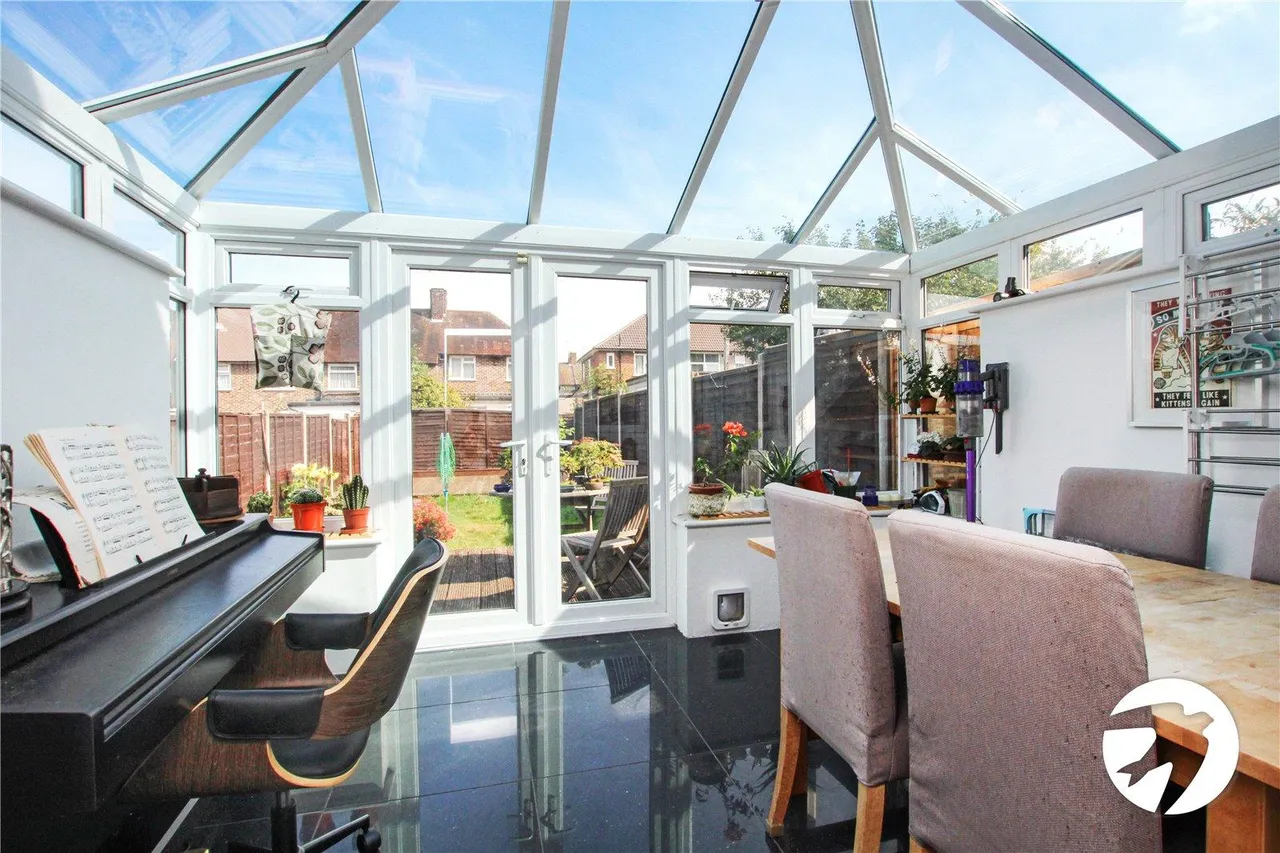 Castlecombe Road, London, SE9, photo 4