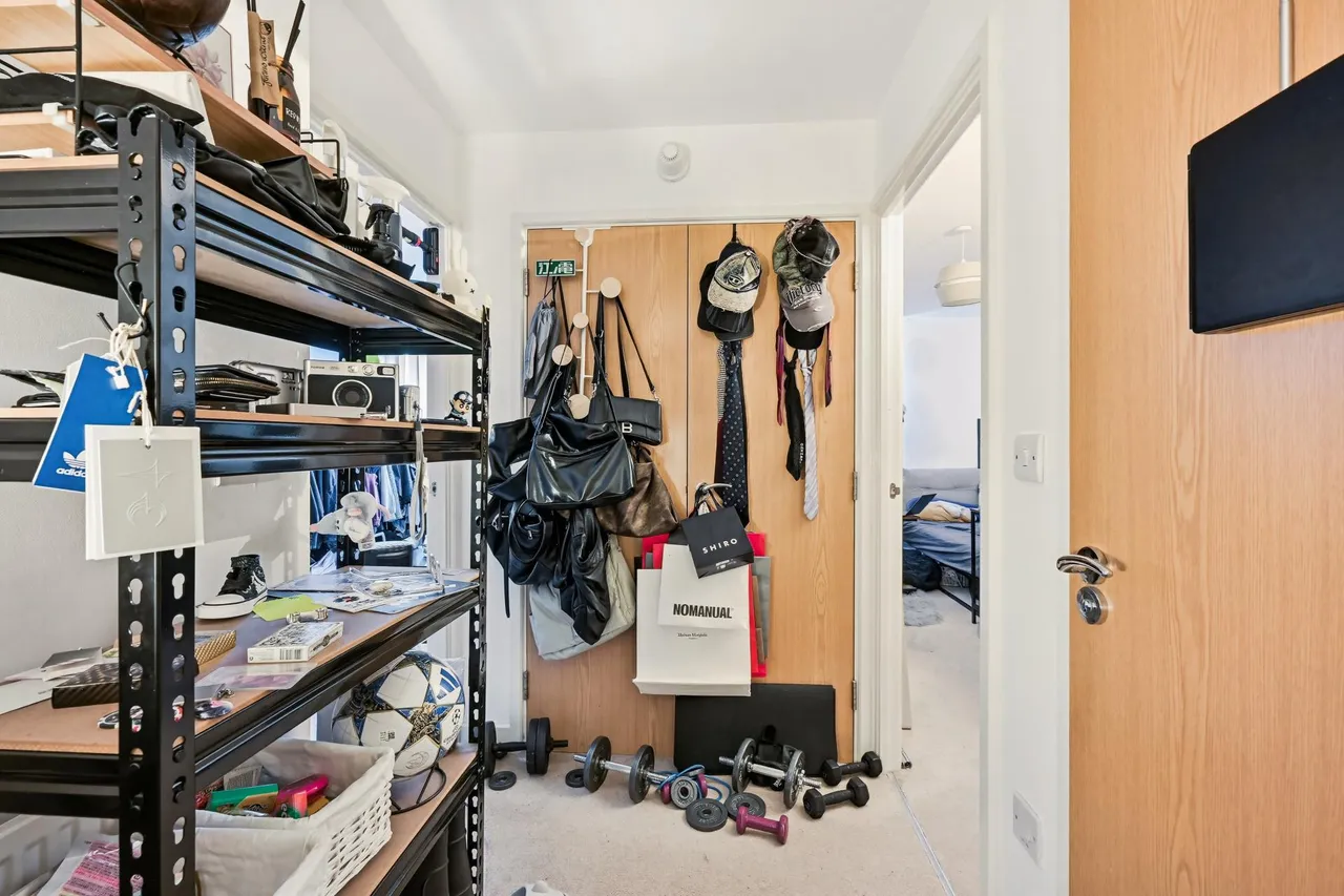 Booth Road, E16, photo 5