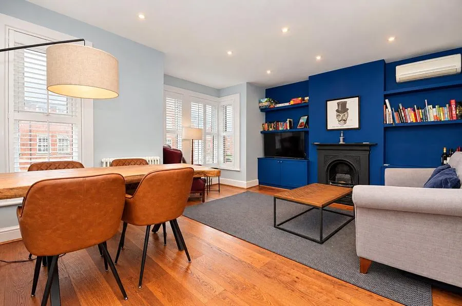 2 bed flat for sale, High Street, Aylesbury, HP20