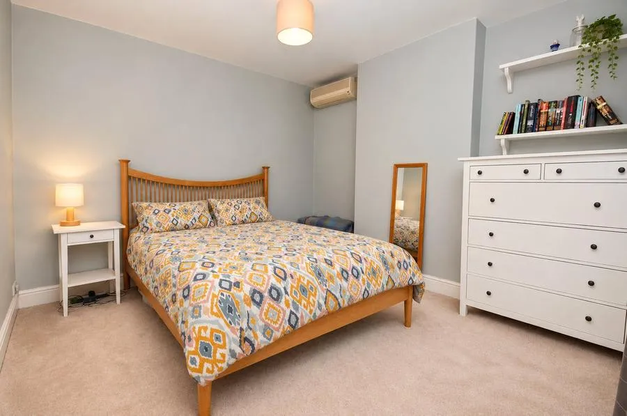 High Street, Aylesbury, HP20, photo 7