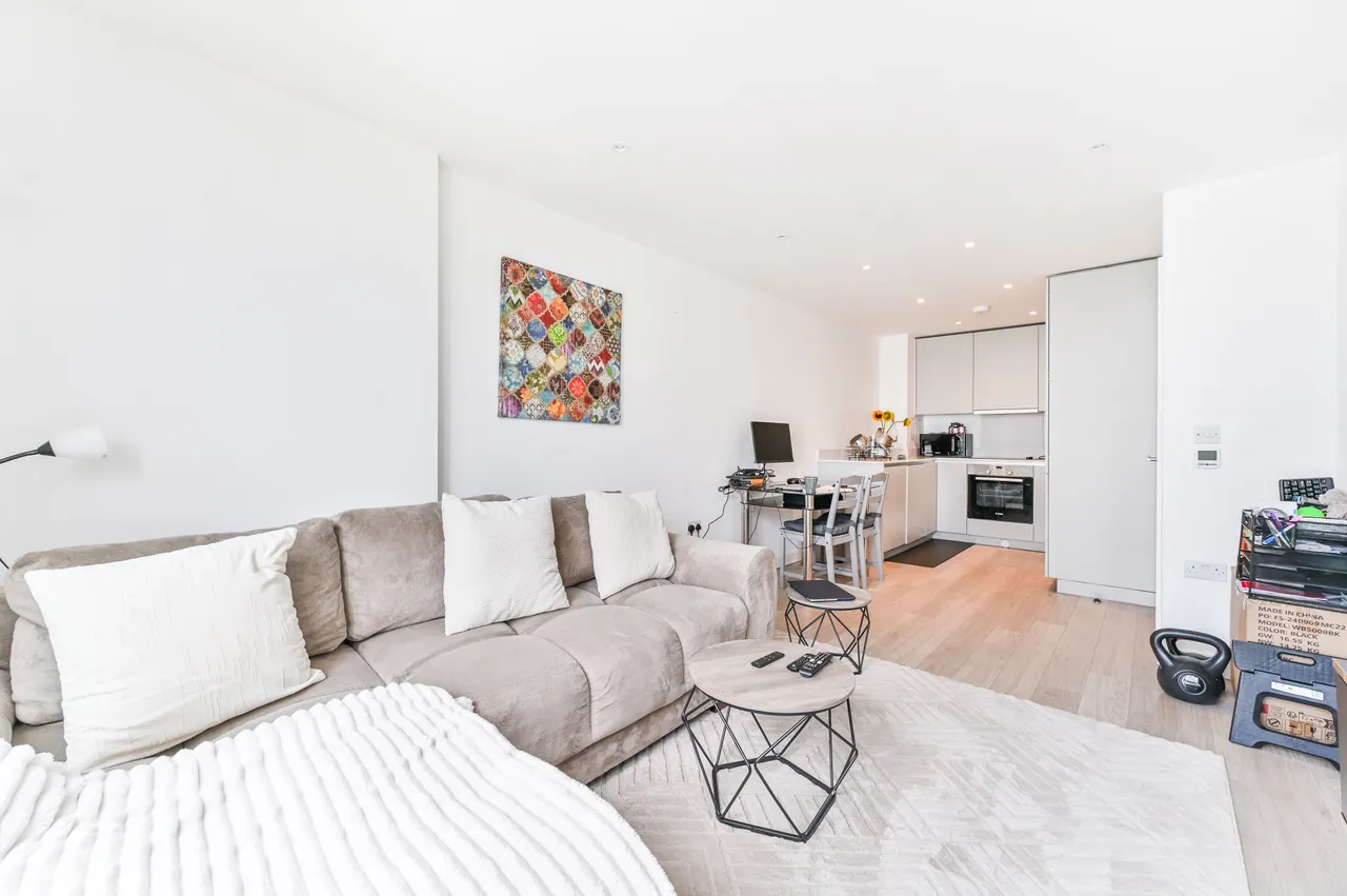 Flat 143, Pinnacle Apartments, 11 Saffron Central Square, Croydon, photo 2