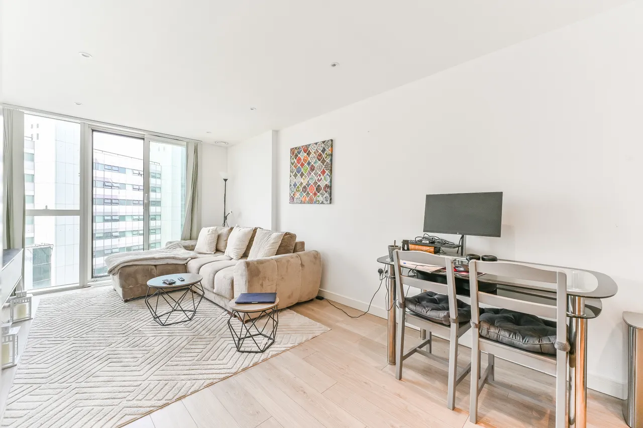 Flat 143, Pinnacle Apartments, 11 Saffron Central Square, Croydon, photo 4