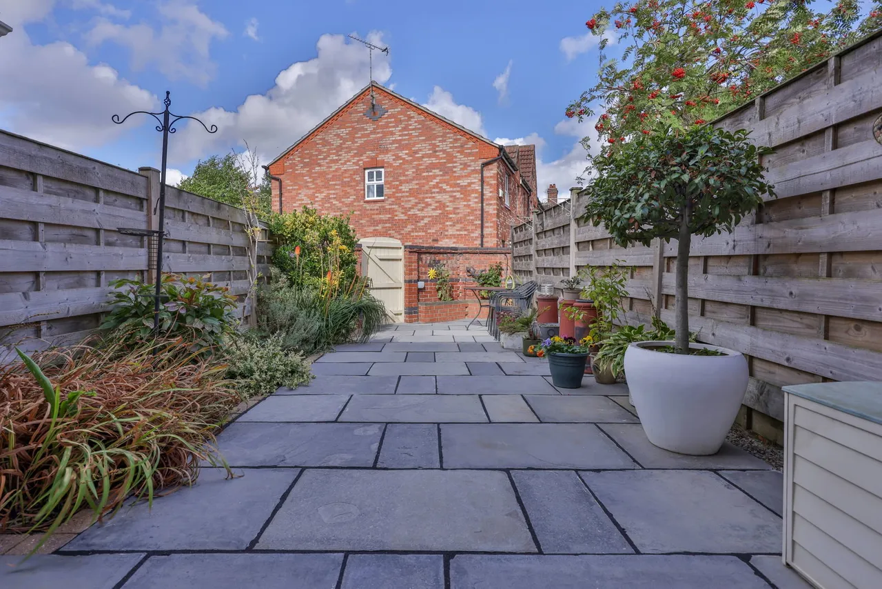 Aldborough Way, York, photo 3