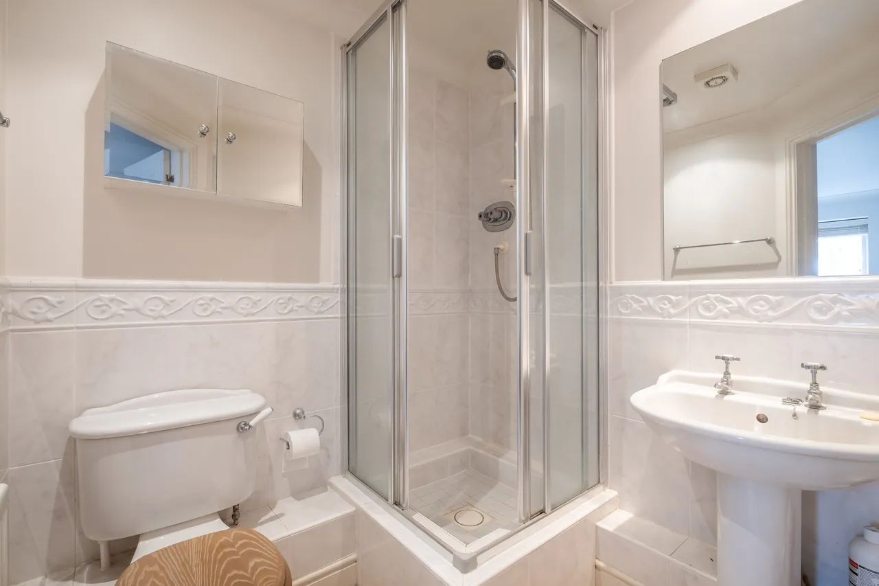 Manor Road, Teddington, TW11, photo 8