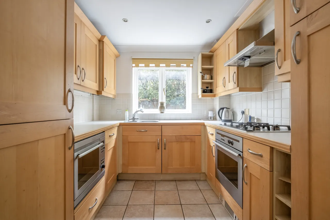 Manor Road, Teddington, TW11, photo 3