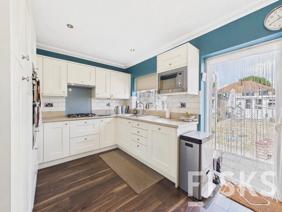 Woodcote Avenue, Hornchurch, RM12, photo 3