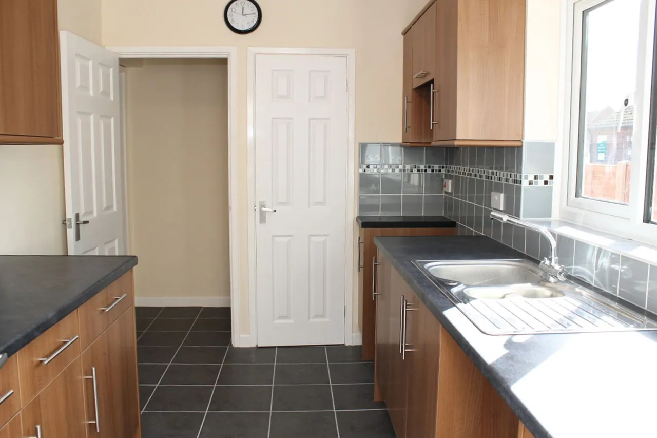Ground Floor Apartment in Briston, photo 4