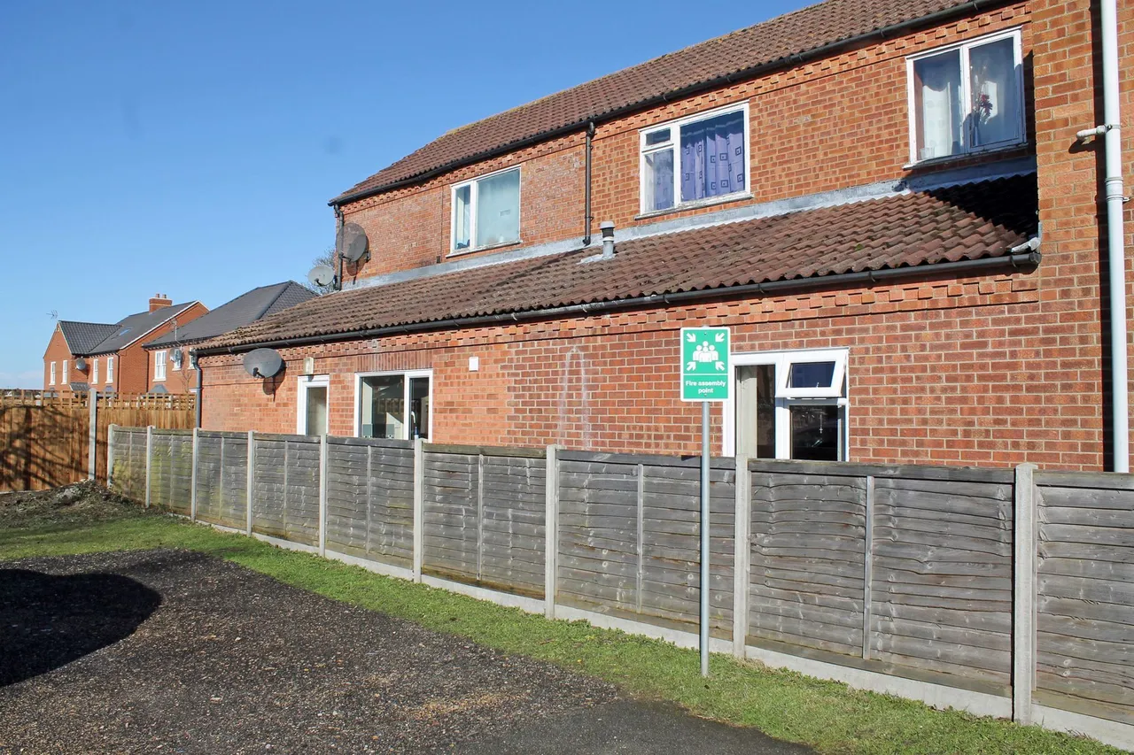 Ground Floor Apartment in Briston, photo 8