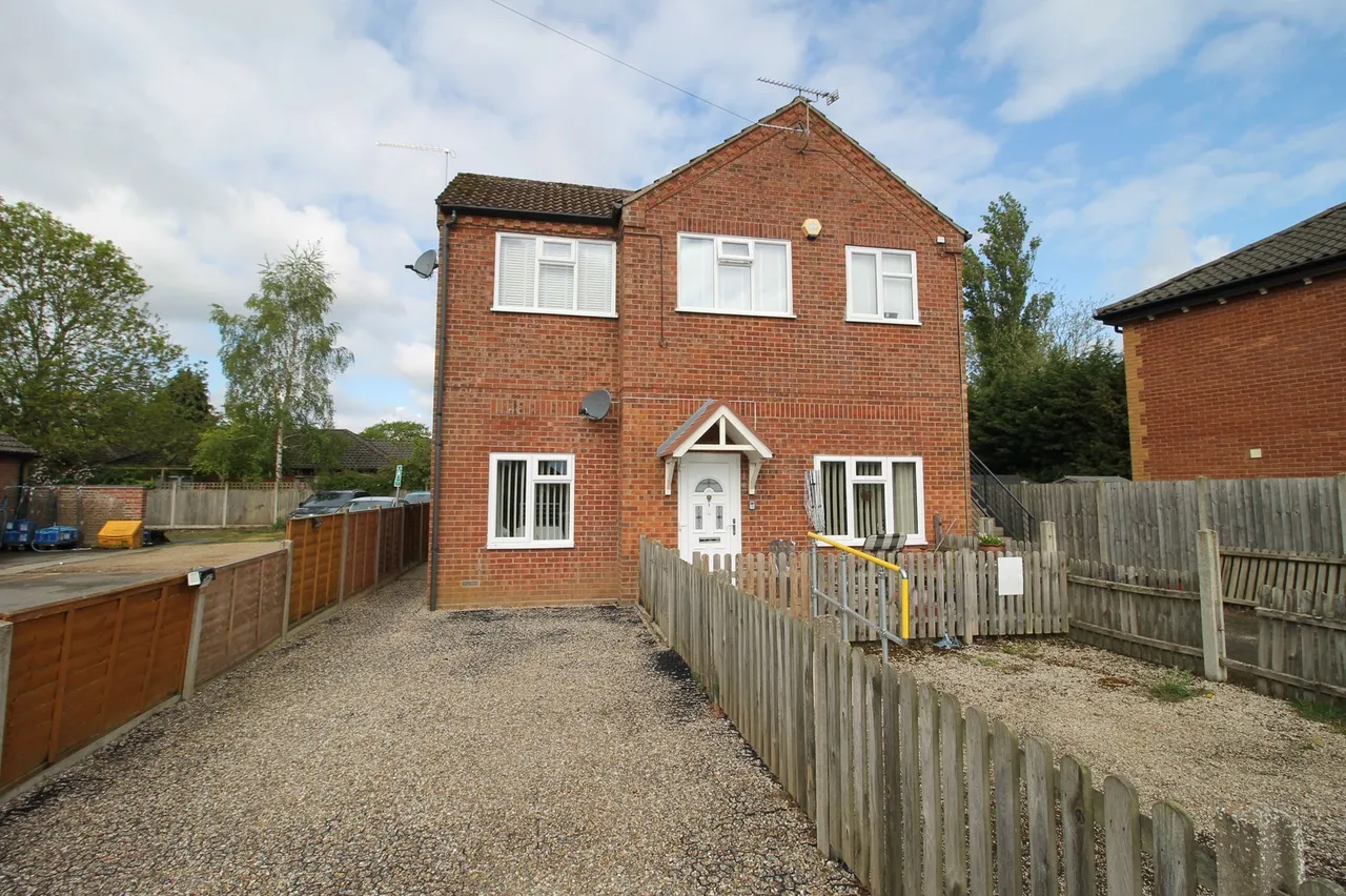 2 bed flat for sale, Ground Floor Apartment in Briston