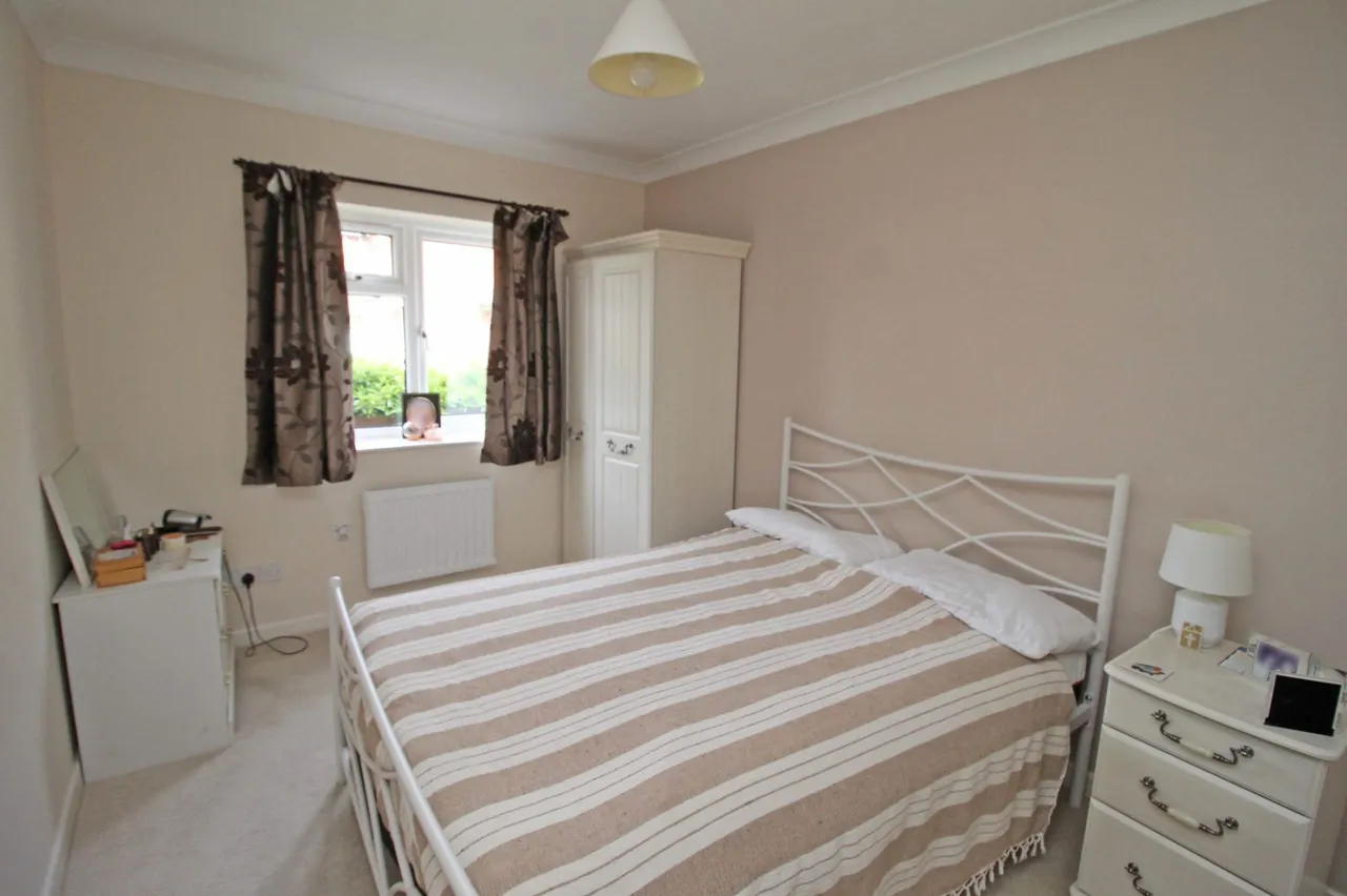 Ground Floor Apartment in Briston, photo 6
