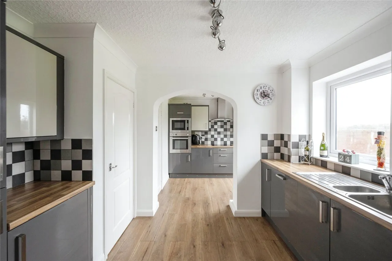 Pagdin Drive, Styrrup, Doncaster, Nottinghamshire, DN11, photo 2