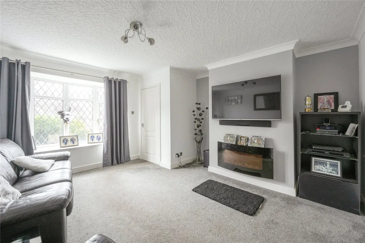 Pagdin Drive, Styrrup, Doncaster, Nottinghamshire, DN11, photo 3