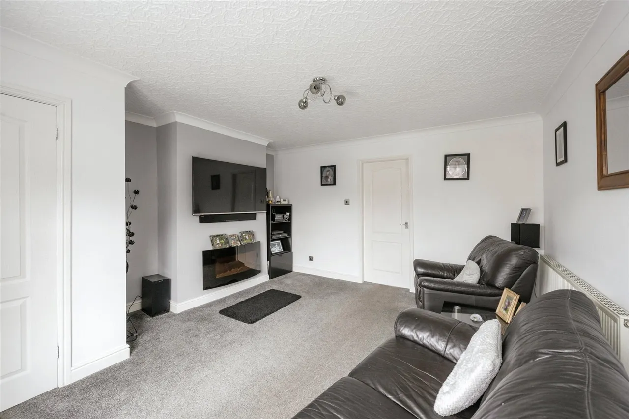 Pagdin Drive, Styrrup, Doncaster, Nottinghamshire, DN11, photo 6
