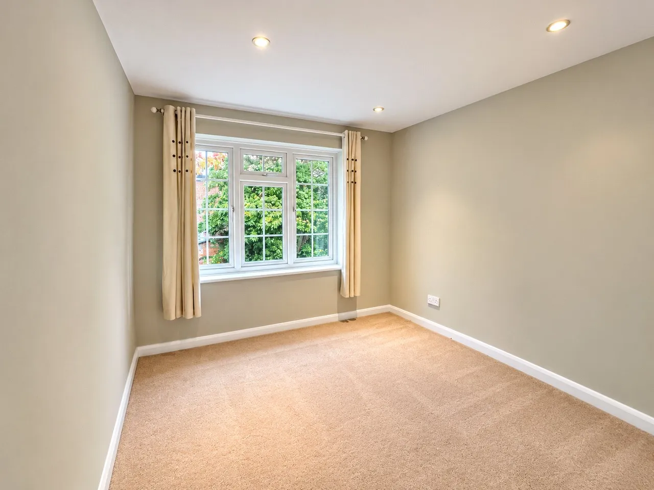 Ferndown Close, Guildford, GU1, photo 4