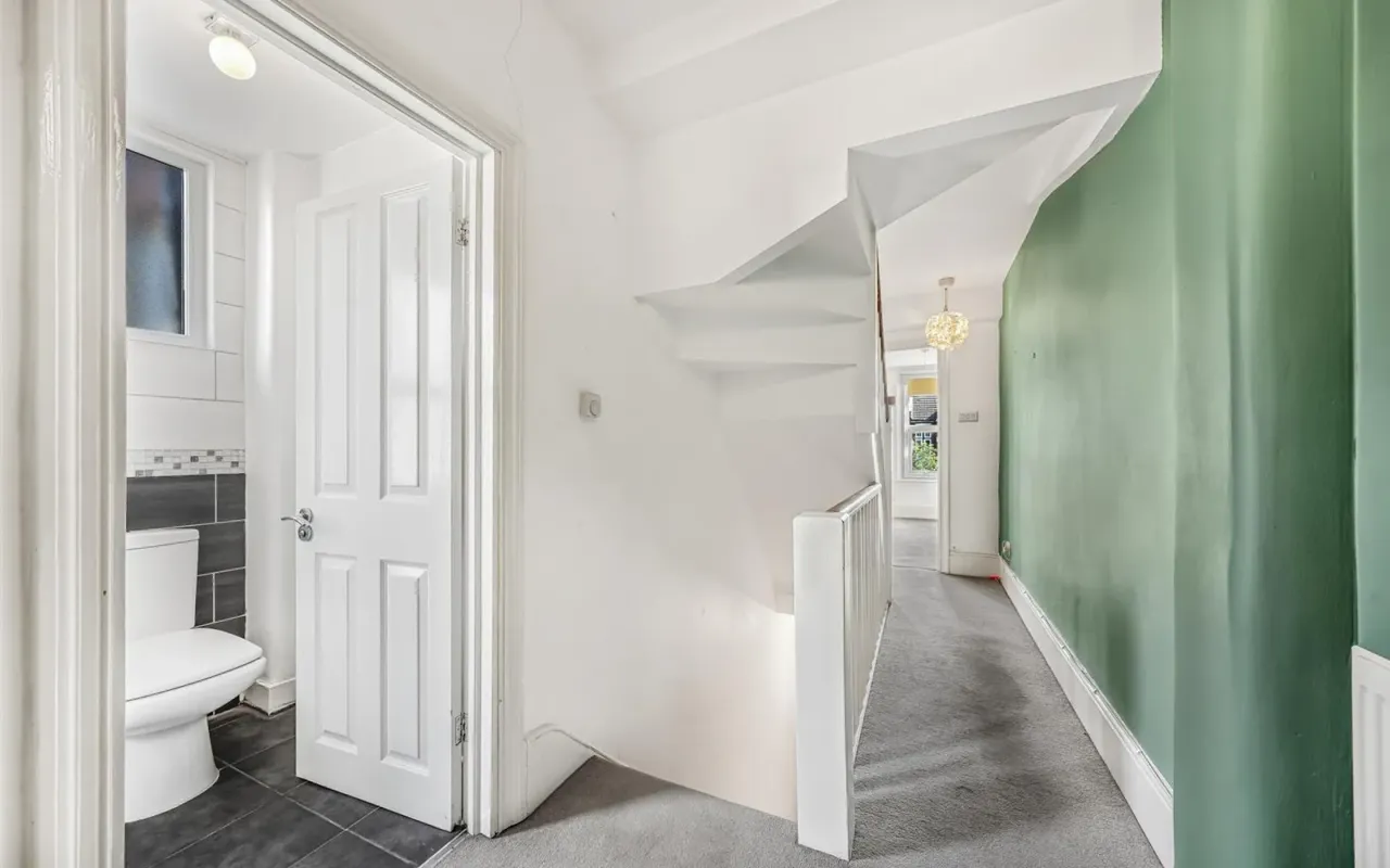 Park Avenue, Palmers Green, N13, photo 4