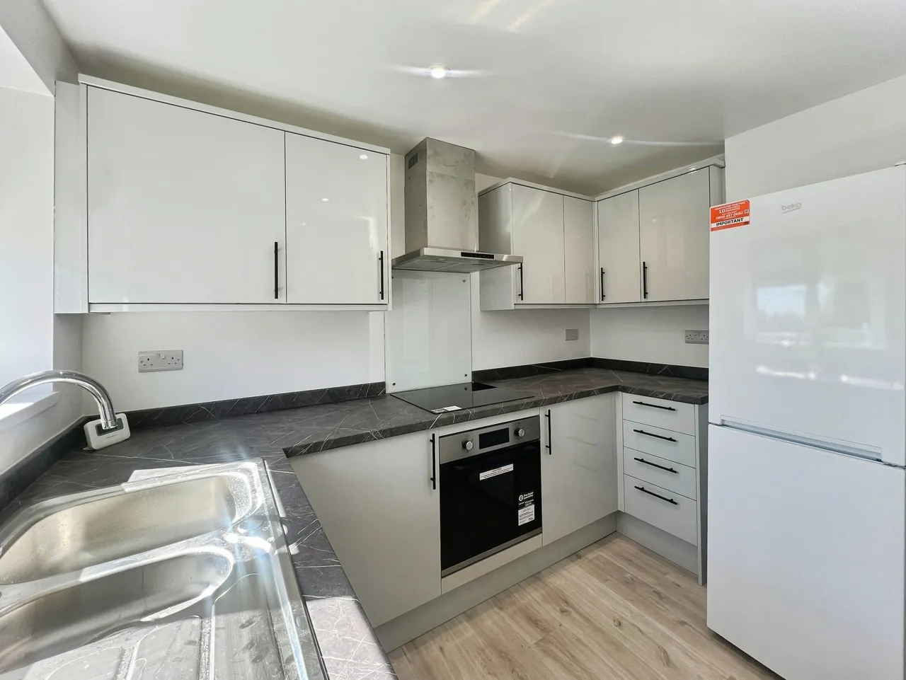 Elizabeth Road, Basingstoke, Basingstoke, RG22 6AX, photo 2