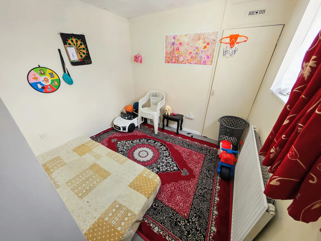 Stroud Field, Northolt, UB5, photo 6