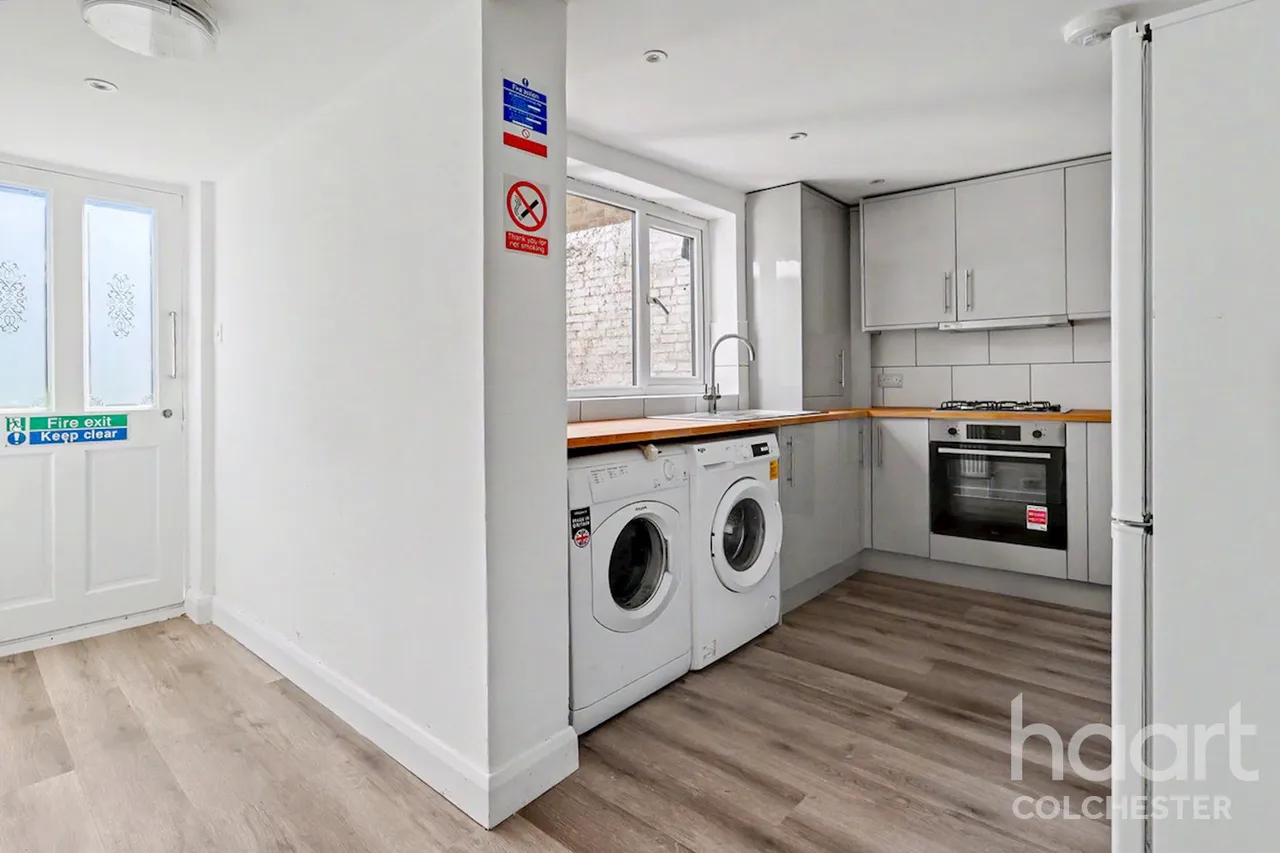 Mersea Road, CO2, photo 6