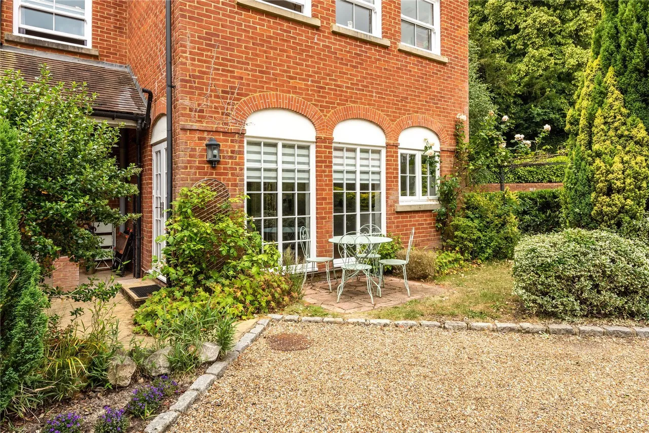 Westcott Street, Westcott, RH4, photo 4