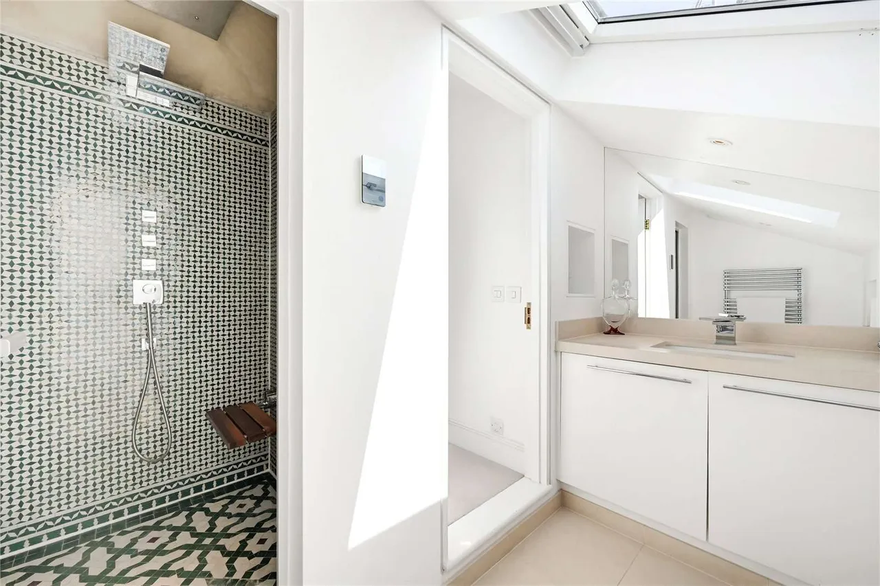 Palace Gardens Terrace, London, W8 4RR, photo 5