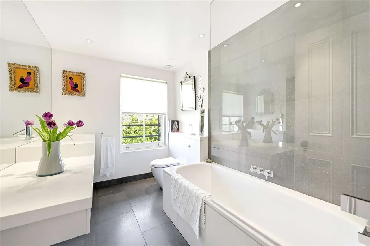 Palace Gardens Terrace, London, W8 4RR, photo 9