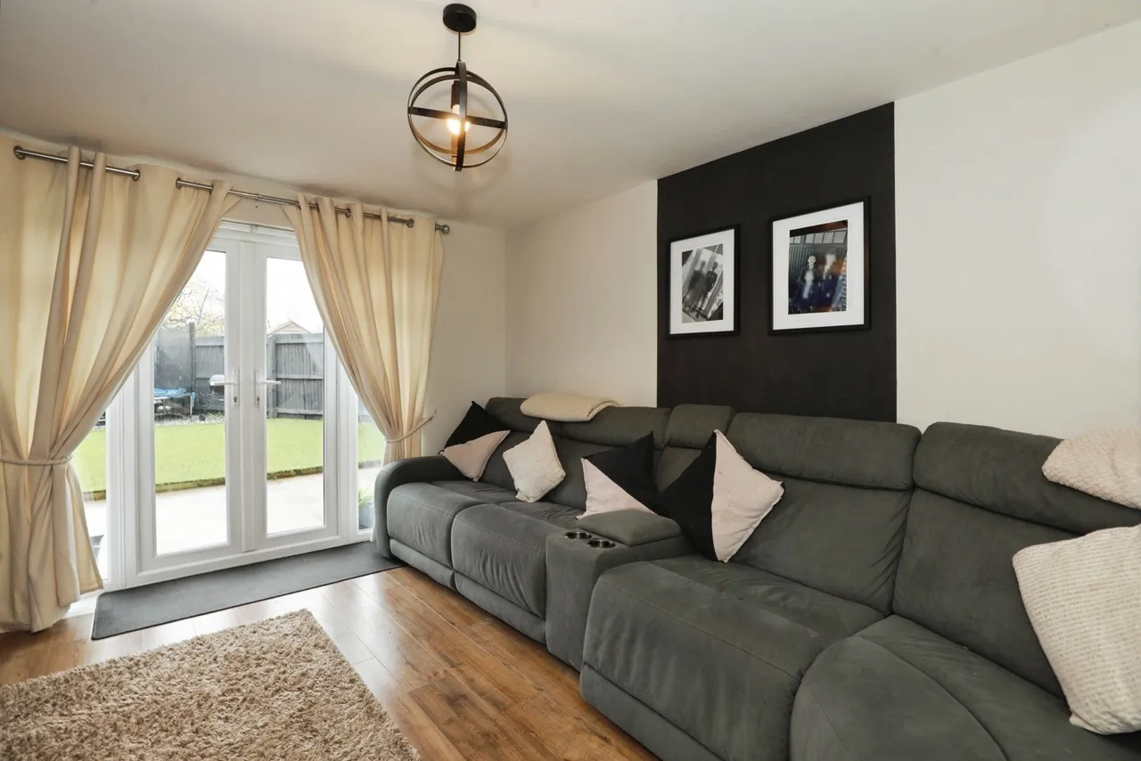 James Gibbons Road, Crewe, Cheshire, CW1, photo 4
