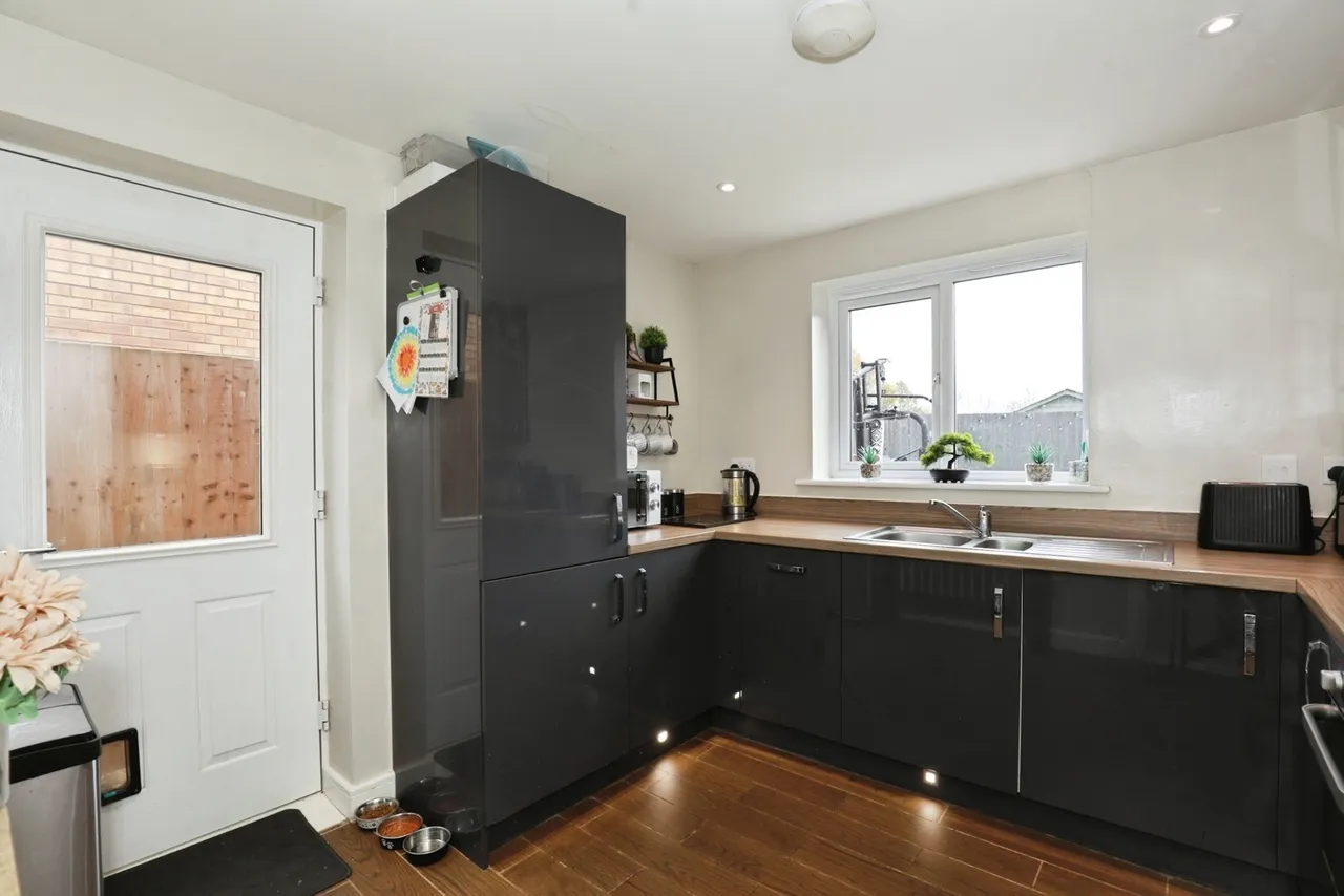 James Gibbons Road, Crewe, Cheshire, CW1, photo 5