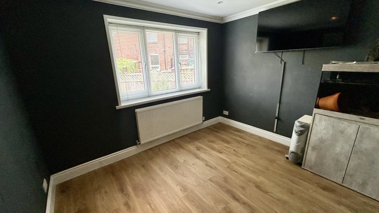 Agnes Close, Oldham, OL9, photo 10