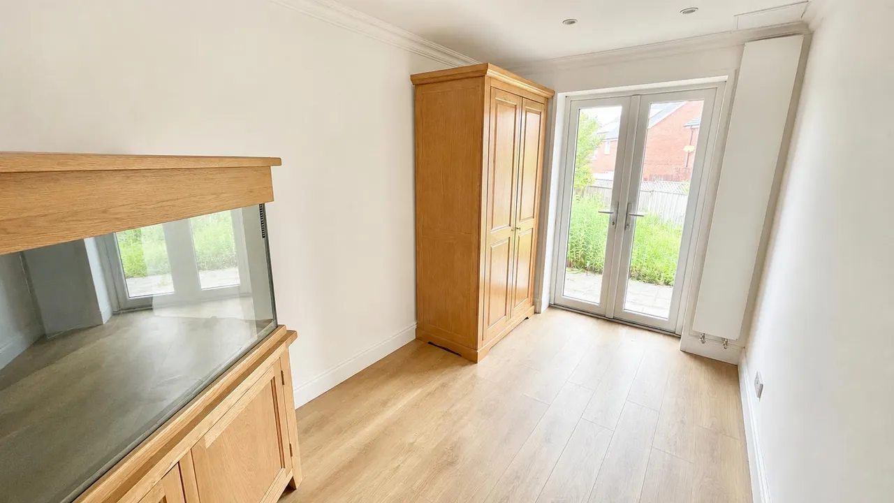 Agnes Close, Oldham, OL9, photo 8