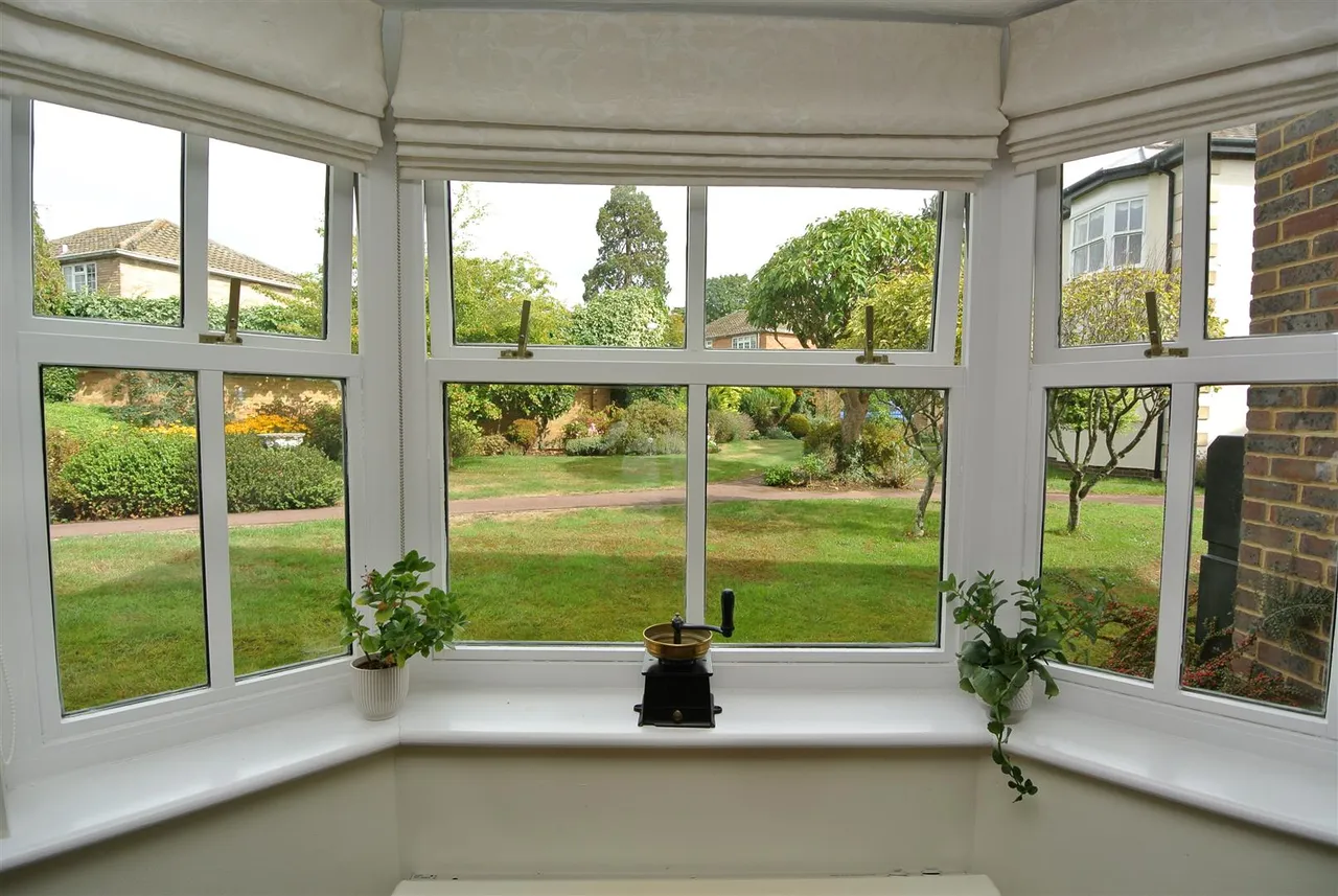 St. Judes Close, Englefield Green, Surrey, TW20 0DN, photo 9