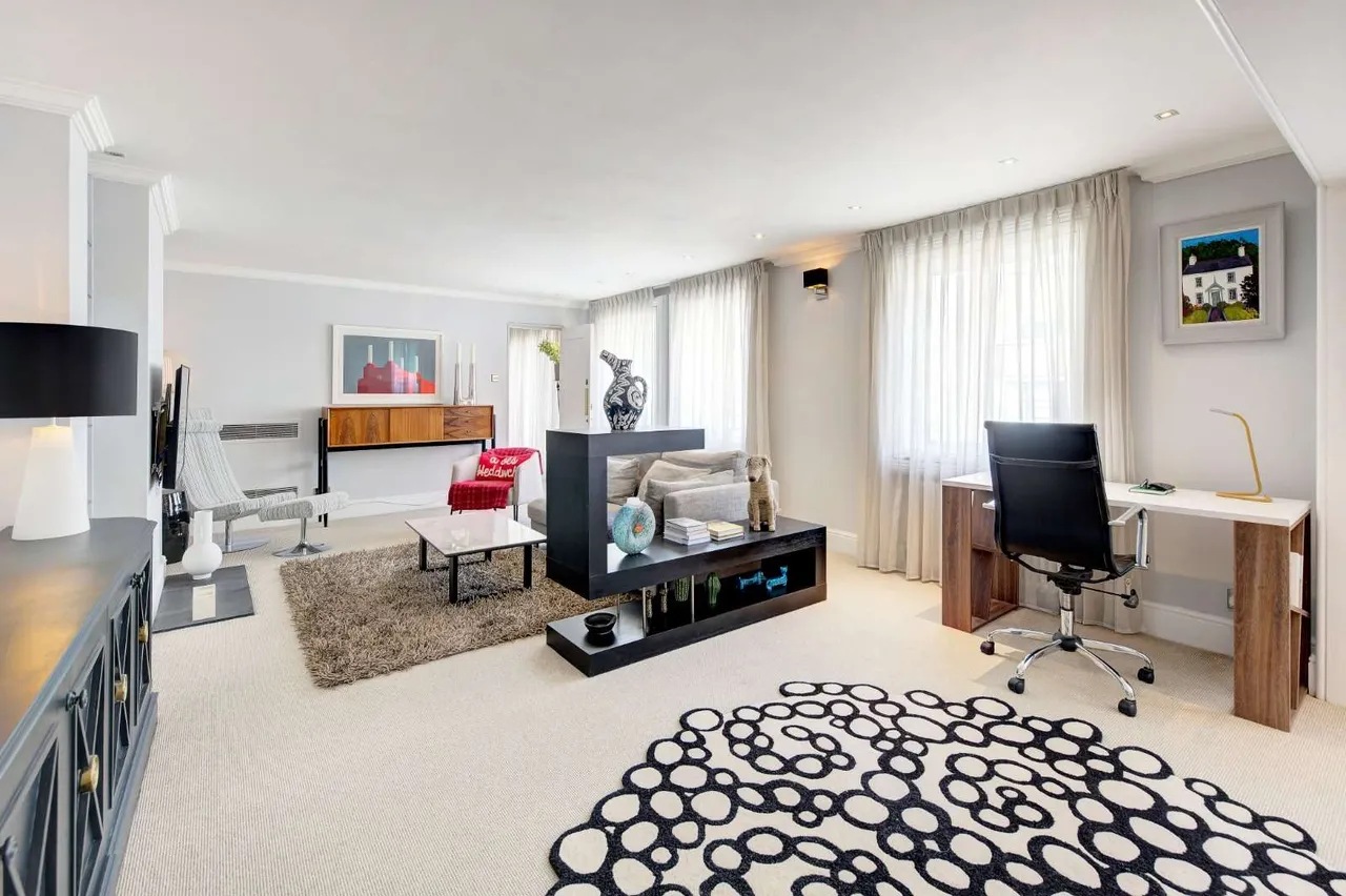 Clarges Street, Mayfair, London, W1J 7EG, photo 2