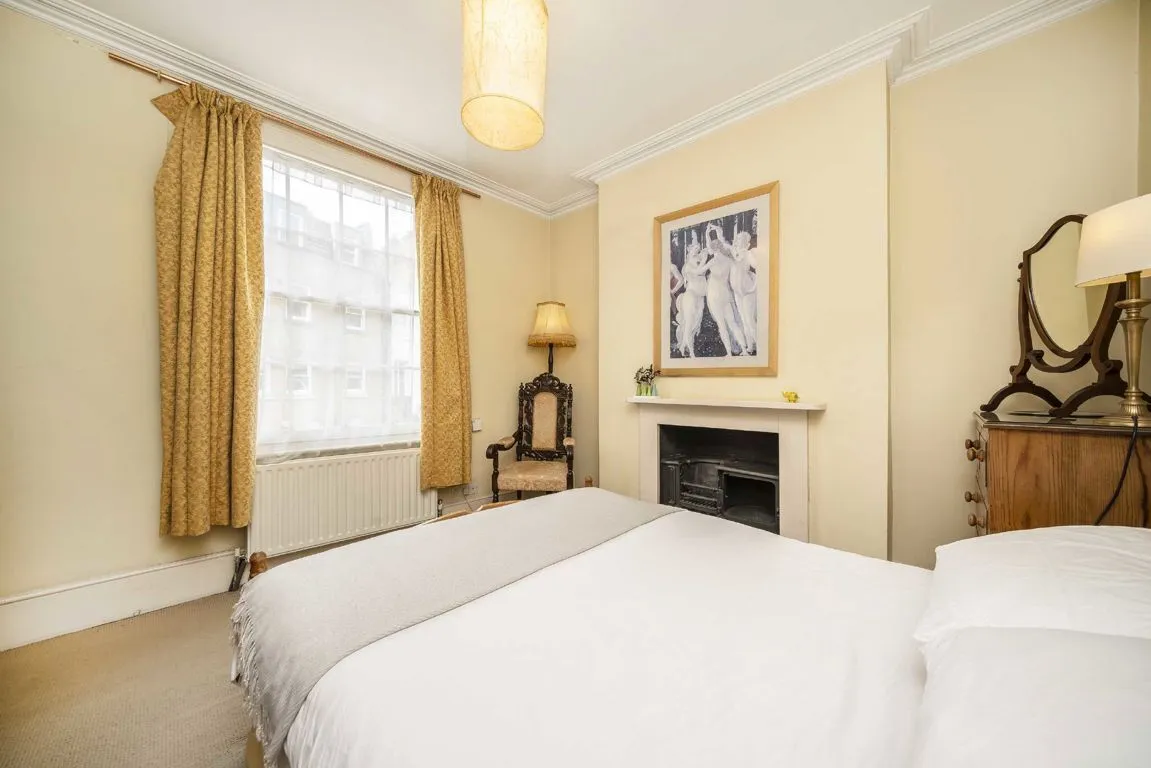 Clerkenwell Close, EC1R, photo 14