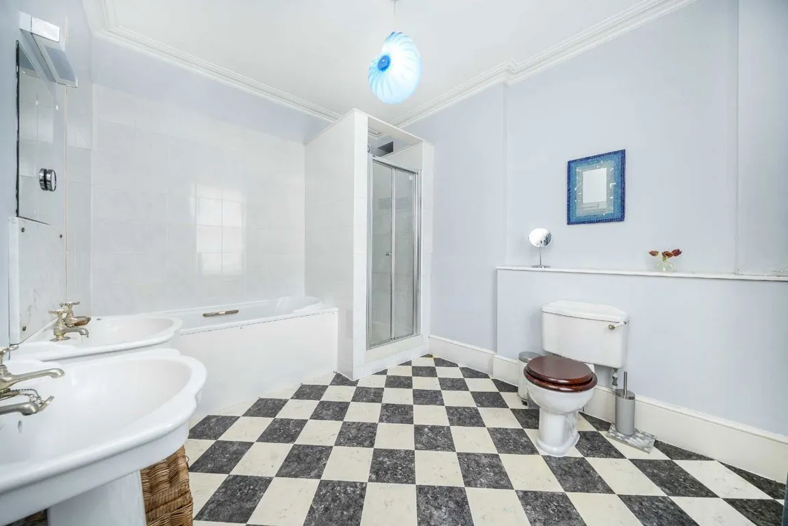 Clerkenwell Close, EC1R, photo 8