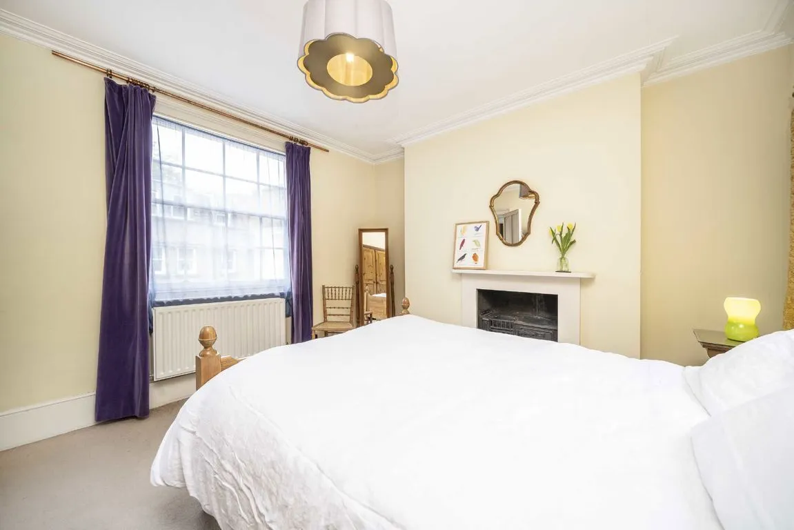 Clerkenwell Close, EC1R, photo 9
