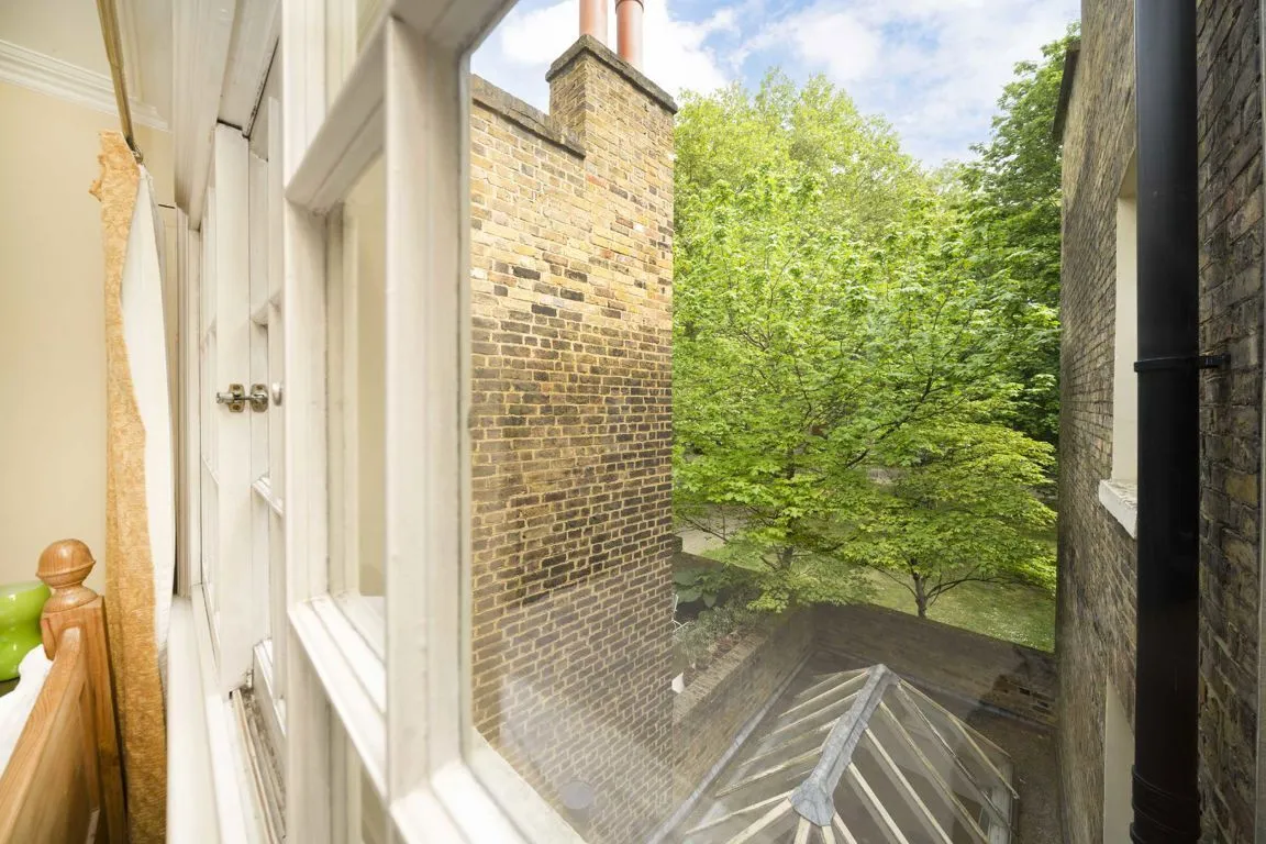 Clerkenwell Close, EC1R, photo 5