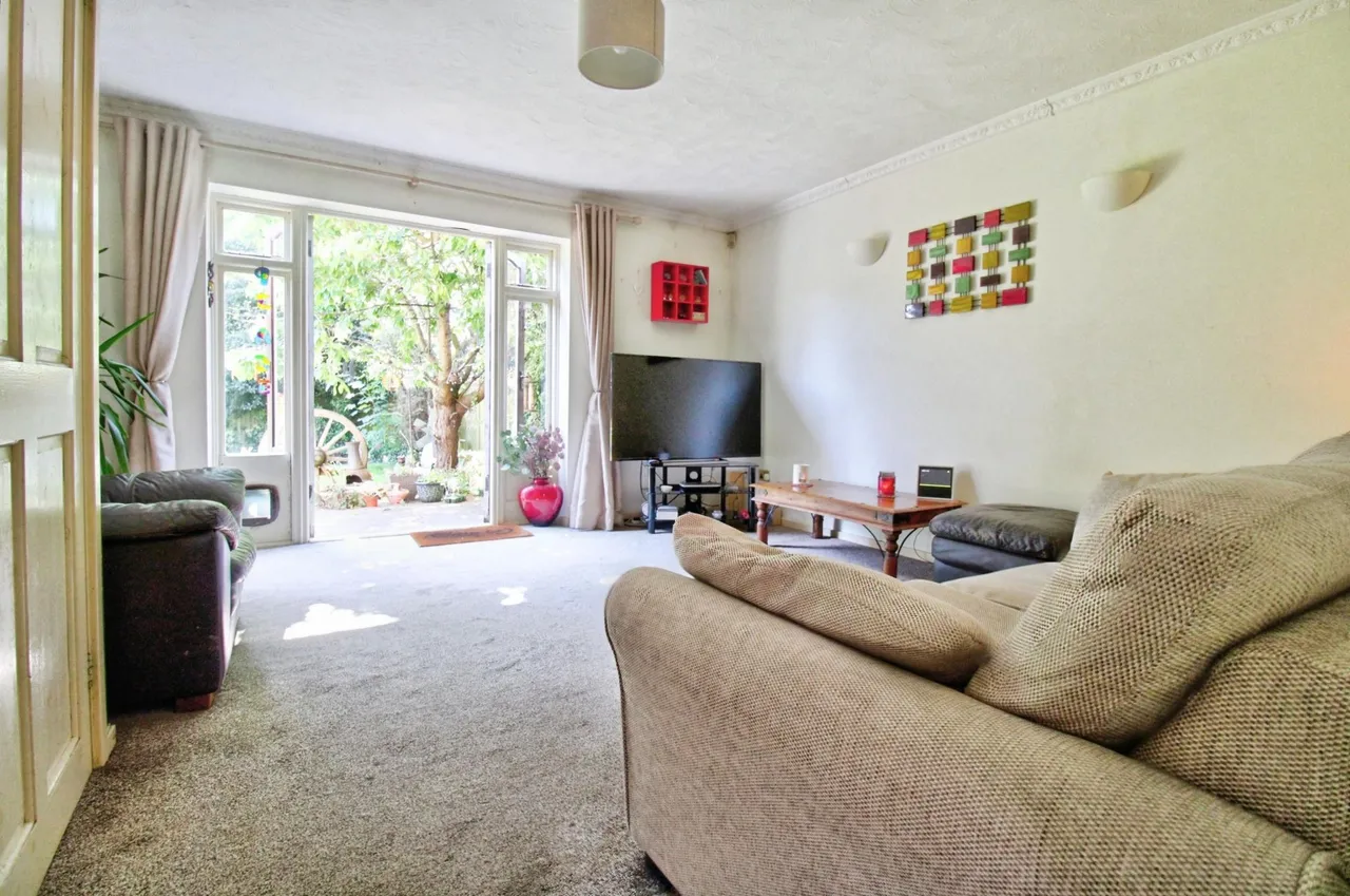 Aragon Close, Romford, RM5, photo 2